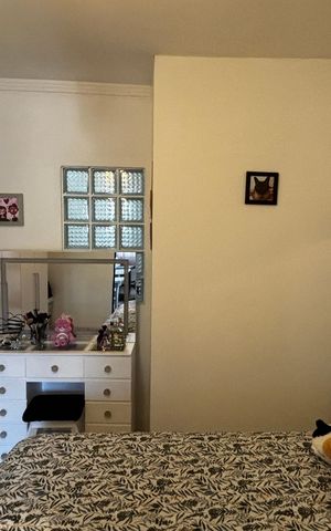 Casa à venda com 198m², 2 quartos e 2 vagas Casa à venda com 198m², 2 quartos e 2 vagasQuarto
