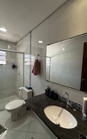 Casa à venda com 198m², 2 quartos e 2 vagas Casa à venda com 198m², 2 quartos e 2 vagasBanheiro da Suíte