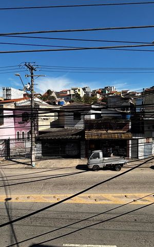 Casa à venda com 198m², 2 quartos e 2 vagas Casa à venda com 198m², 2 quartos e 2 vagasQuarto Varanda Vista
