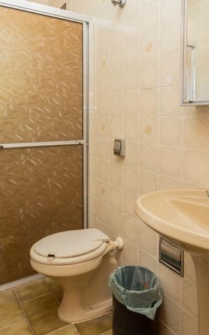 Casa para alugar com 80m², 1 quarto e 2 vagasBanheiro