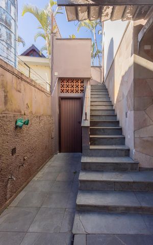 Casa para alugar com 80m², 1 quarto e 2 vagasEscada
