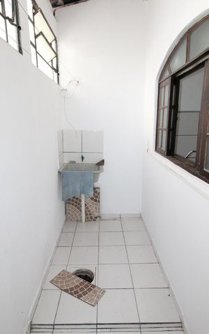 Casa para alugar com 100m², 2 quartos e 1 vagaÁrea de Serviço