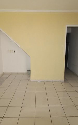 Casa para alugar com 100m², 2 quartos e 1 vagaSala