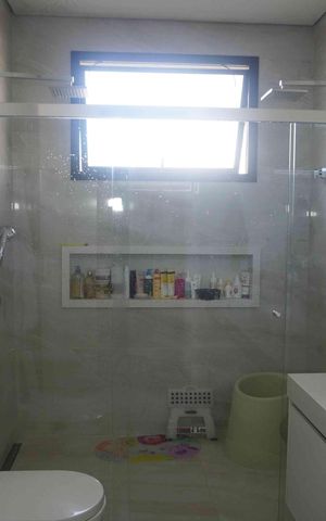 Casa de condomínio à venda com 250m², 4 quartos e 4 vagasBanheiro da Suíte 1