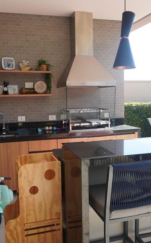 Casa de condomínio à venda com 250m², 4 quartos e 4 vagasChurrasqueira