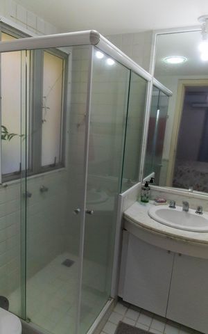 Apartamento para alugar com 70m², 2 quartos e 3 vagas Apartamento para alugar com 70m², 2 quartos e 3 vagasBanheiro da Suíte 1