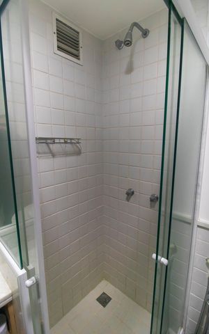 Apartamento para alugar com 70m², 2 quartos e 3 vagas Apartamento para alugar com 70m², 2 quartos e 3 vagasBanheiro da Suíte 2