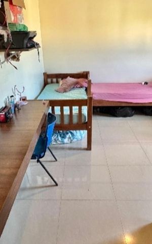 Casa de condomínio à venda com 240m², 3 quartos e 10 vagas Casa de condomínio à venda com 240m², 3 quartos e 10 vagasQuarto