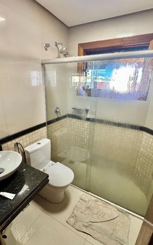 Casa de condomínio à venda com 240m², 3 quartos e 10 vagas Casa de condomínio à venda com 240m², 3 quartos e 10 vagasBanheiro