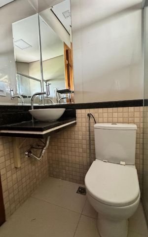 Casa de condomínio à venda com 240m², 3 quartos e 10 vagas Casa de condomínio à venda com 240m², 3 quartos e 10 vagasBanheiro