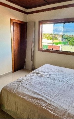 Casa de condomínio à venda com 240m², 3 quartos e 10 vagas Casa de condomínio à venda com 240m², 3 quartos e 10 vagasQuarto