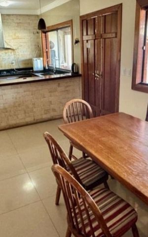Casa de condomínio à venda com 240m², 3 quartos e 10 vagas Casa de condomínio à venda com 240m², 3 quartos e 10 vagasCozinha