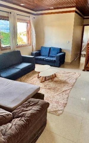 Casa de condomínio à venda com 240m², 3 quartos e 10 vagas Casa de condomínio à venda com 240m², 3 quartos e 10 vagasSala