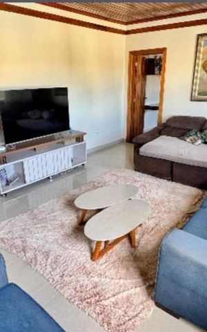 Casa de condomínio à venda com 240m², 3 quartos e 10 vagas Casa de condomínio à venda com 240m², 3 quartos e 10 vagasSala