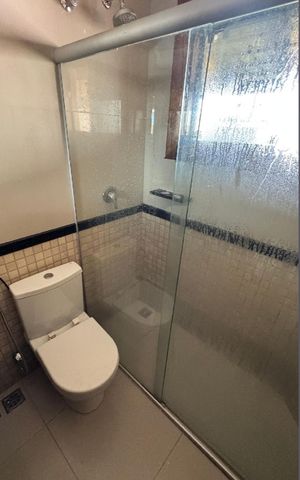 Casa de condomínio à venda com 240m², 3 quartos e 10 vagas Casa de condomínio à venda com 240m², 3 quartos e 10 vagasBanheiro