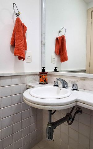Apartamento à venda com 70m², 2 quartos e 3 vagas Apartamento à venda com 70m², 2 quartos e 3 vagasLavabo
