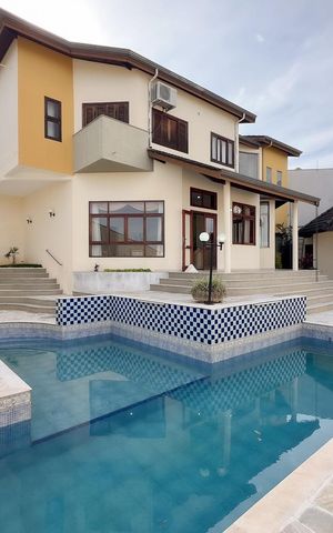 Casa à venda com 484m², 4 quartos e 2 vagas Casa à venda com 484m², 4 quartos e 2 vagasÁrea comum