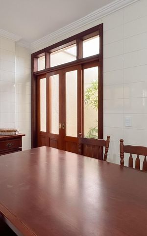 Casa à venda com 484m², 4 quartos e 2 vagas Casa à venda com 484m², 4 quartos e 2 vagasCozinha