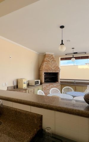 Casa à venda com 484m², 4 quartos e 2 vagas Casa à venda com 484m², 4 quartos e 2 vagasÁrea comum