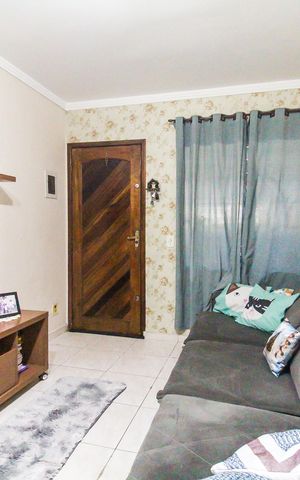 Casa à venda com 75m², 2 quartos e 2 vagas Casa à venda com 75m², 2 quartos e 2 vagasSala