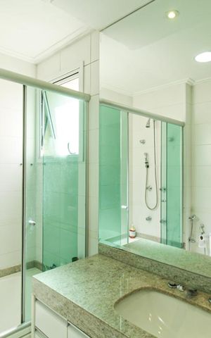 Apartamento à venda com 123m², 3 quartos e 3 vagas Apartamento à venda com 123m², 3 quartos e 3 vagasBanheiro da Suíte