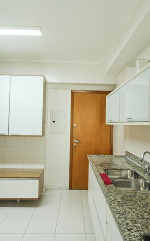Apartamento à venda com 123m², 3 quartos e 3 vagas Apartamento à venda com 123m², 3 quartos e 3 vagasCozinha