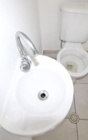 Casa para alugar com 60m², 2 quartos e 1 vagaLavabo