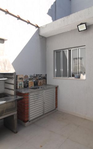Casa à venda com 115m², 2 quartos e 1 vagaÁrea de Serviço