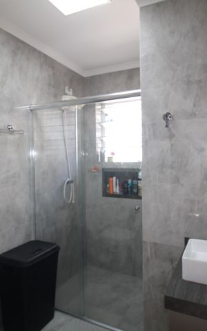 Casa à venda com 115m², 2 quartos e 1 vagaBanheiro