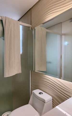 Casa à venda com 300m², 5 quartos e 6 vagas Casa à venda com 300m², 5 quartos e 6 vagasBanheiro Suite