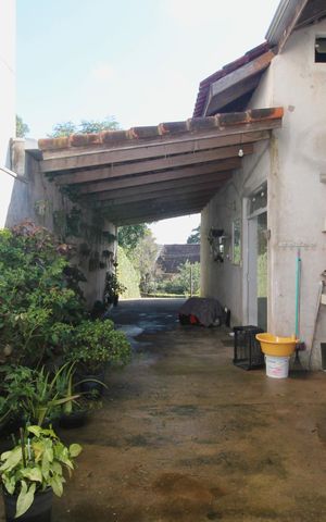 Casa à venda com 300m², 5 quartos e 6 vagas Casa à venda com 300m², 5 quartos e 6 vagasQuintal fundos