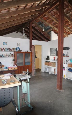 Casa à venda com 300m², 5 quartos e 6 vagas Casa à venda com 300m², 5 quartos e 6 vagasMezanino