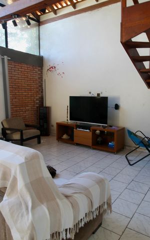 Casa à venda com 300m², 5 quartos e 6 vagas Casa à venda com 300m², 5 quartos e 6 vagasSala TV