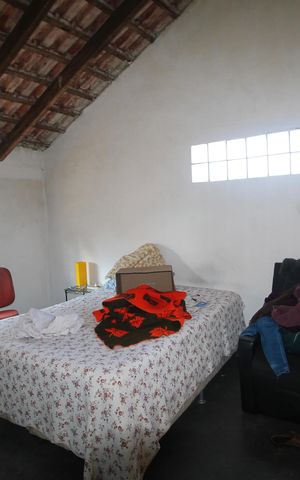 Casa à venda com 300m², 5 quartos e 6 vagas Casa à venda com 300m², 5 quartos e 6 vagasQuarto mezanino