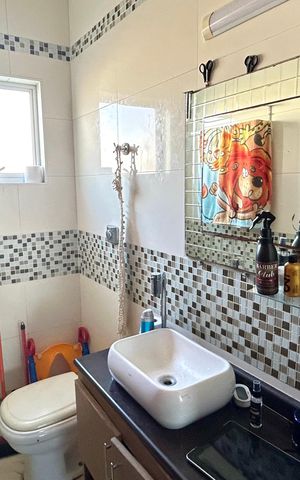 Casa para alugar com 250m², 4 quartos e 3 vagasBanheiro 2