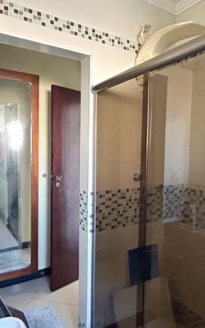 Casa para alugar com 250m², 4 quartos e 3 vagasBanheiro 2
