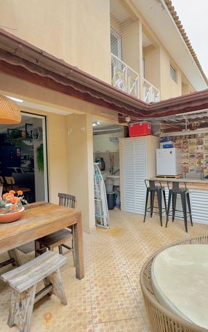 Casa de condomínio à venda com 86m², 3 quartos e 2 vagas Casa de condomínio à venda com 86m², 3 quartos e 2 vagasQuintal