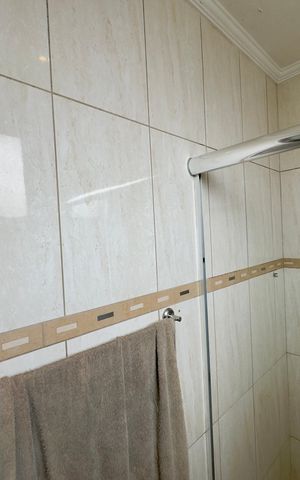 Casa de condomínio à venda com 86m², 3 quartos e 2 vagas Casa de condomínio à venda com 86m², 3 quartos e 2 vagasBanheiro da suíte