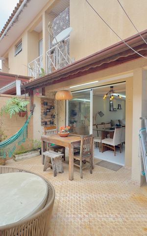 Casa de condomínio à venda com 86m², 3 quartos e 2 vagas Casa de condomínio à venda com 86m², 3 quartos e 2 vagasQuintal