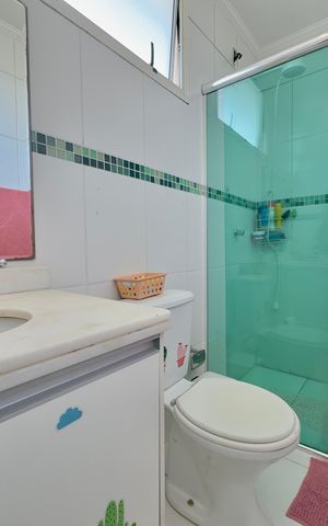 Casa de condomínio à venda com 86m², 3 quartos e 2 vagas Casa de condomínio à venda com 86m², 3 quartos e 2 vagasBanheiro social
