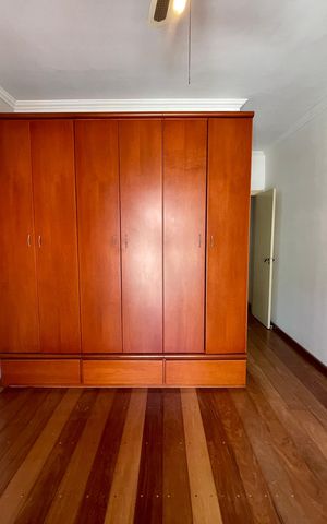 Casa à venda com 160m², 3 quartos e 2 vagas Casa à venda com 160m², 3 quartos e 2 vagasSuíte 2