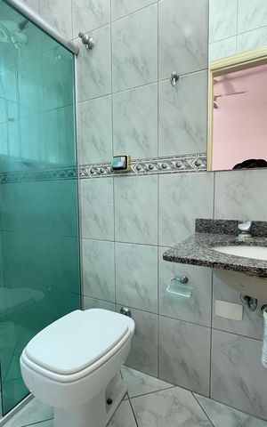 Casa à venda com 160m², 3 quartos e 2 vagas Casa à venda com 160m², 3 quartos e 2 vagasBanheiro da suíte