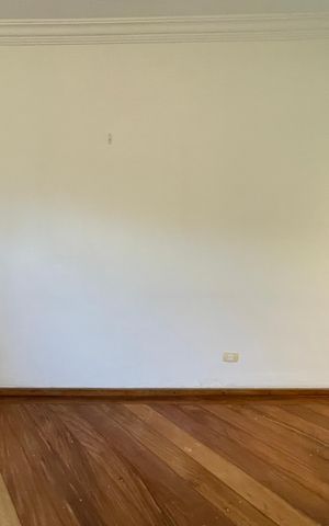 Casa à venda com 160m², 3 quartos e 2 vagas Casa à venda com 160m², 3 quartos e 2 vagasSala