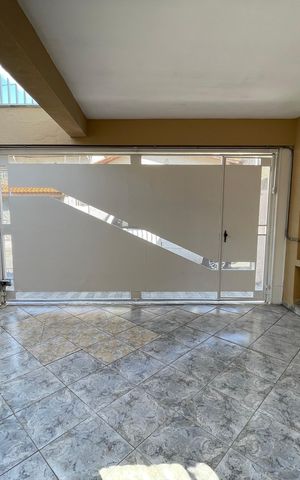Casa à venda com 160m², 3 quartos e 2 vagas Casa à venda com 160m², 3 quartos e 2 vagasGaragem