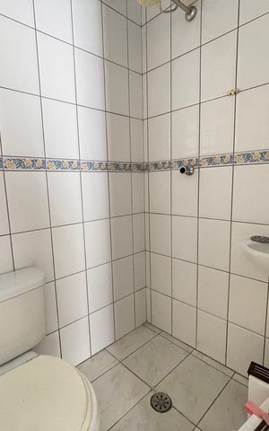 Casa à venda com 160m², 3 quartos e 2 vagas Casa à venda com 160m², 3 quartos e 2 vagasBanheiro de serviço