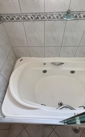 Casa à venda com 160m², 3 quartos e 2 vagas Casa à venda com 160m², 3 quartos e 2 vagasBanheiro da suíte 2