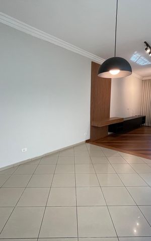Casa à venda com 160m², 3 quartos e 2 vagas Casa à venda com 160m², 3 quartos e 2 vagasSala
