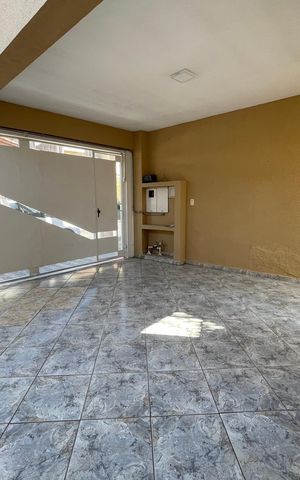 Casa à venda com 160m², 3 quartos e 2 vagas Casa à venda com 160m², 3 quartos e 2 vagasGaragem