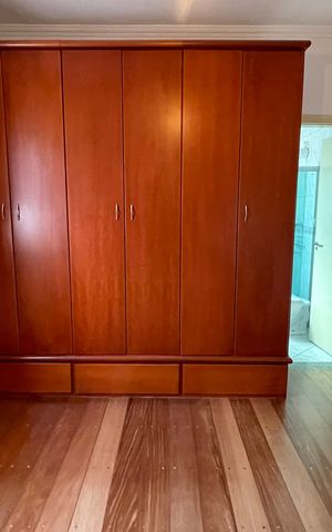 Casa à venda com 160m², 3 quartos e 2 vagas Casa à venda com 160m², 3 quartos e 2 vagasSuíte
