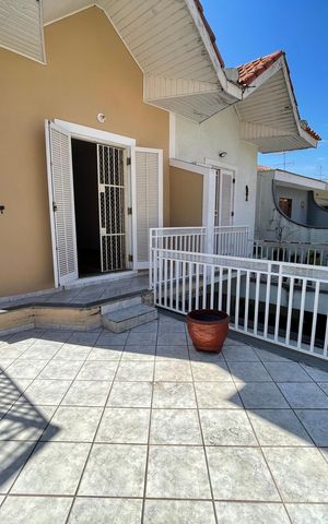 Casa à venda com 160m², 3 quartos e 2 vagas Casa à venda com 160m², 3 quartos e 2 vagasVaranda da suíte 2